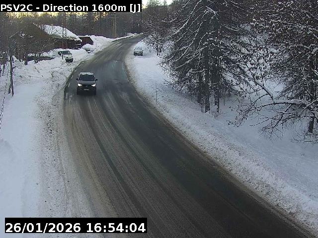 <h2>Webcam en direction de la Station de ski de Puy-Saint-Vincent 1600 sur la D804, au début de l'ascension vers la station en venant du village de Puy-Saint-Vincent</h2>