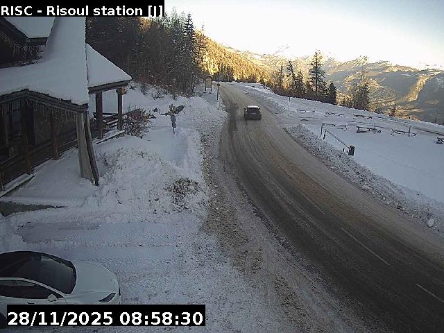 <h2>Webcam au niveau du centre de la station de Risoul 1850 sur la D186</h2>
