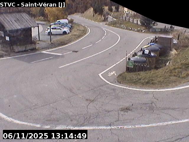 <h2>Clone of Webcam au début de la D947 au niveau du carrefour de l'Estéyère, proche de la jonction avec la D902 à Château Queyras</h2>