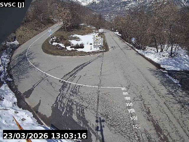 Webcam à Puy-Saint-Vincent, à la jonction entre la D4 et la D804 qui permet l'accès à la Station de ski de Puy-Saint-Vincent 1600