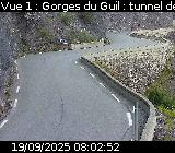 <h2>Webcam sur la D902 au niveau des Gorges du Guil. Caméra située à l'entrée du Tunnel des Roches Violettes. Vue orientée vers Guillestre</h2>
