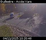 Webcam sur la D902 à Guillestre sur la route qui mène à la station de ski de Vars. Caméra située au niveau du rond-point à l'intersection avec la D902A