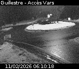 Webcam sur la D902 à Guillestre sur la route qui mène à la station de ski de Vars. Caméra située au niveau du rond-point à l'intersection avec la D902A