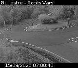 Webcam sur la D902 à Guillestre sur la route qui mène à la station de ski de Vars. Caméra située au niveau du rond-point à l'intersection avec la D902A