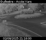 Webcam sur la D902 à Guillestre sur la route qui mène à la station de ski de Vars. Caméra située au niveau du rond-point à l'intersection avec la D902A