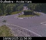 Webcam sur la D902 à Guillestre sur la route qui mène à la station de ski de Vars. Caméra située au niveau du rond-point à l'intersection avec la D902A