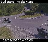 Webcam sur la D902 à Guillestre sur la route qui mène à la station de ski de Vars. Caméra située au niveau du rond-point à l'intersection avec la D902A