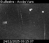 Webcam sur la D902 à Guillestre sur la route qui mène à la station de ski de Vars. Caméra située au niveau du rond-point à l'intersection avec la D902A