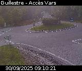 Webcam sur la D902 à Guillestre sur la route qui mène à la station de ski de Vars. Caméra située au niveau du rond-point à l'intersection avec la D902A