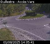 Webcam sur la D902 à Guillestre sur la route qui mène à la station de ski de Vars. Caméra située au niveau du rond-point à l'intersection avec la D902A