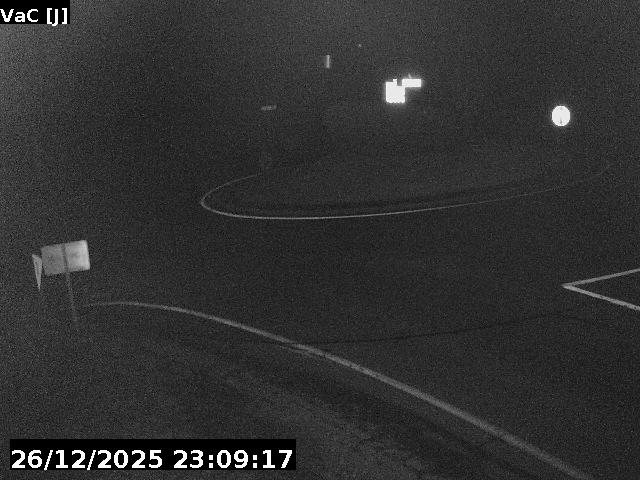 <h2>Webcam sur la D902 à Guillestre sur la route qui mène à la station de ski de Vars. Caméra située au niveau du rond-point à l'intersection avec la D902A</h2>