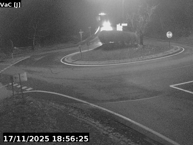 <h2>Webcam sur la D902 à Guillestre sur la route qui mène à la station de ski de Vars. Caméra située au niveau du rond-point à l'intersection avec la D902A</h2>