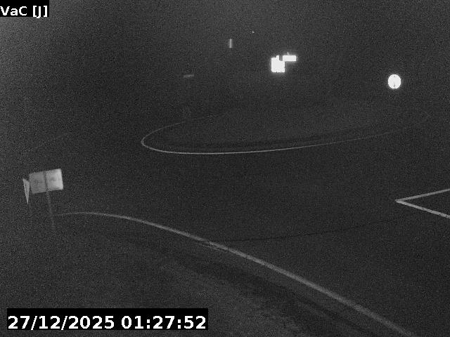 <h2>Webcam sur la D902 à Guillestre sur la route qui mène à la station de ski de Vars. Caméra située au niveau du rond-point à l'intersection avec la D902A</h2>