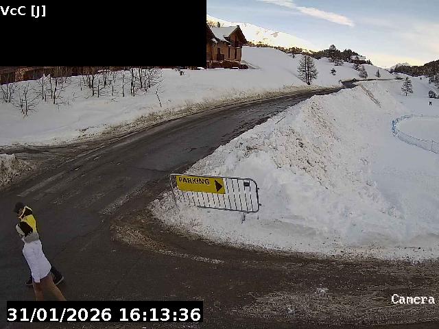 <h2>Webcam dans la station de ski de Vars au niveau du parking Le Fournet sur la D902</h2>